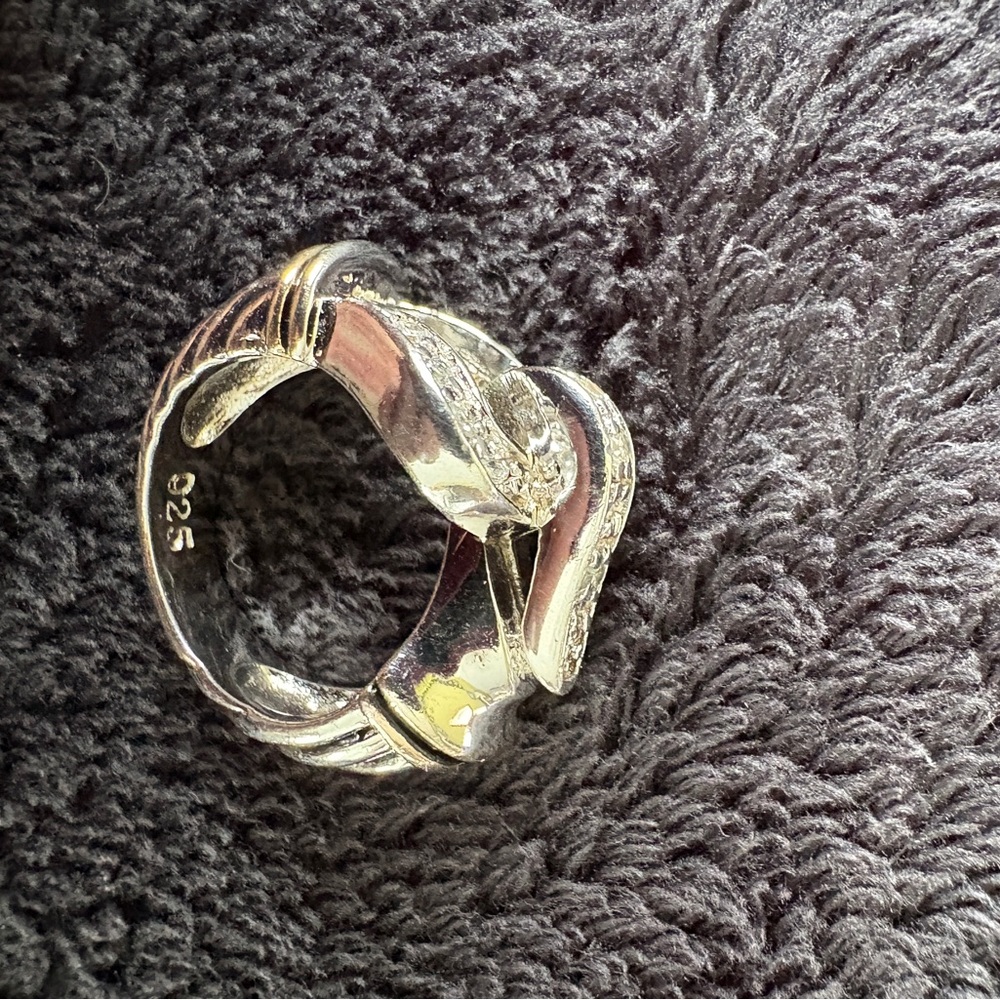 925 Silver Ring with Crystals.
Very SOLID
Wear this everyday.